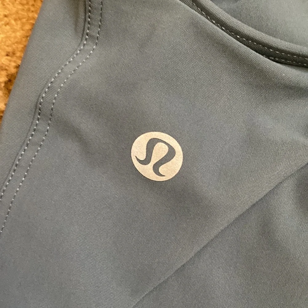 Lululemon Unleashed Strength Sports Bra Teal Color.